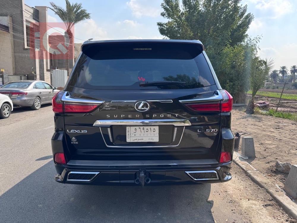 لكزس LX